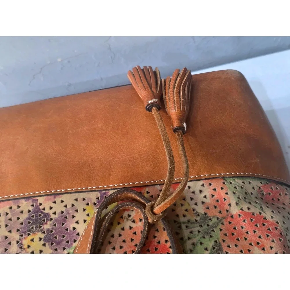 Patricia Nash pattern portion hardware